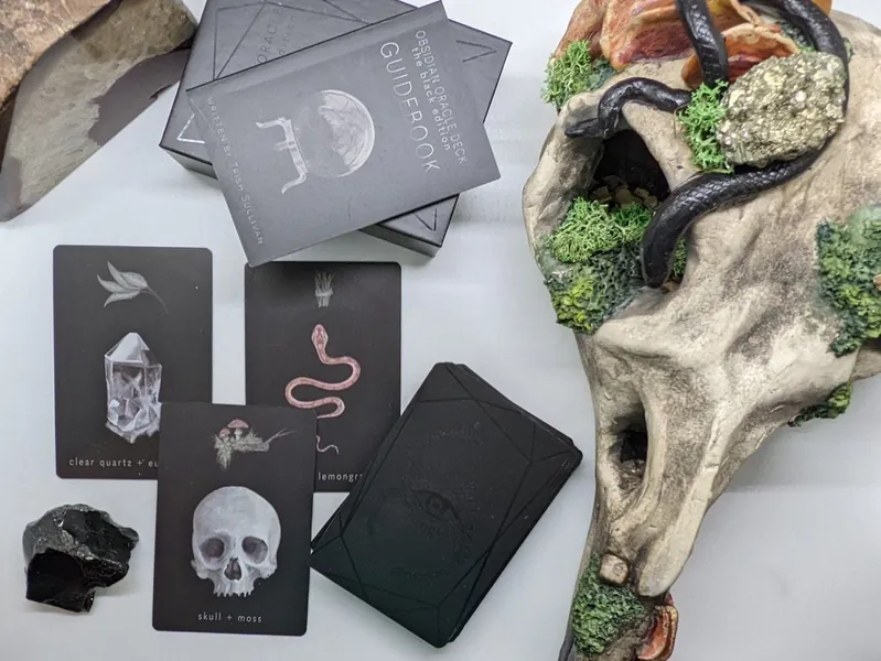 Obsidian Oracle Deck the Black Edition