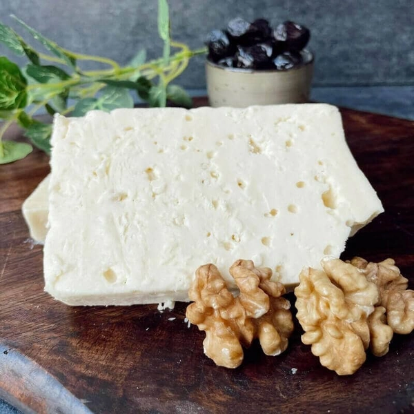 Legendary Handmade Flavor from Cow Goat and Sheep Milk İzmir Tulum Cheese Natural Yeast Flavor by Refa Food.