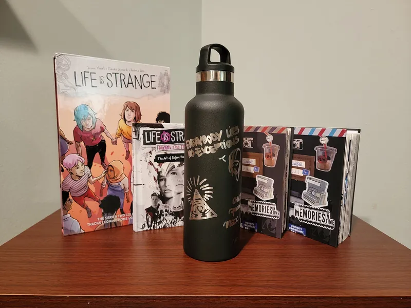 Life is Strange Chloe Graffiti Metal Water Bottle