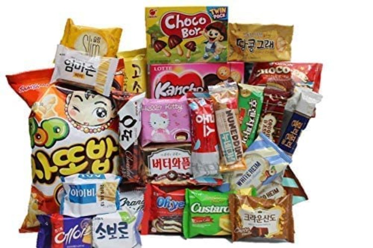 KOREAN PREMIUM SNACK BOX_Assorted Package Popular Deluxe Korean Brand Snacks and More! Perfect for GIFT | College Care Package | Gift Care Package | Asian Snack Box | Korean Chips | 27 Packs - 25 Piece Set
