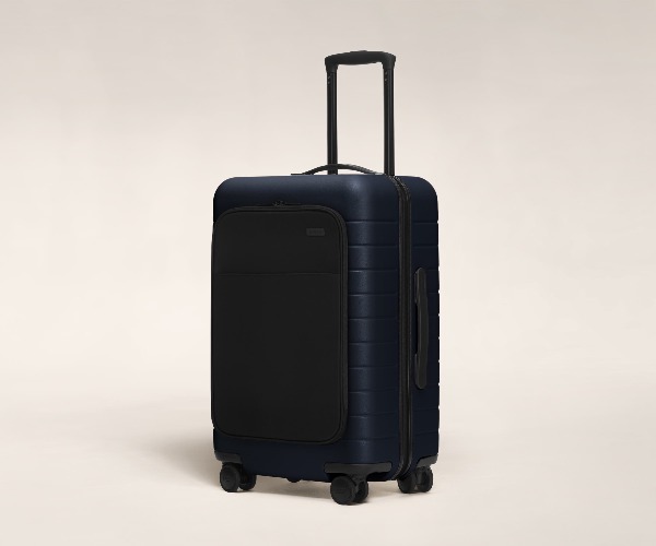 The Bigger Carry-On with Pocket - navy