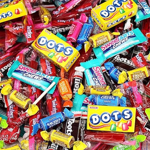 Assorted Bulk Candy, Individually Wrapped: 2 Kg Bag 200+ Variety Pack with Skittles, Starburst, Sweetarts, Nerds, Laffy Taffy & More! Great for Holiday and Party Treats American Sweets Hamper (2 kg) - 200+