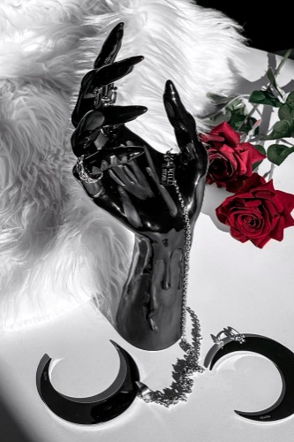 Abyss Jewellery Stand | One Size / Black / 100% Ceramic