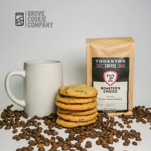 COOKIES AND COFFEE | 6 Chocolate Chip Cookies & Dark Roast
