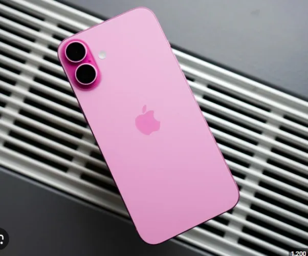 Nef Throws Her Cracked Screen Phone Away (New Phone)