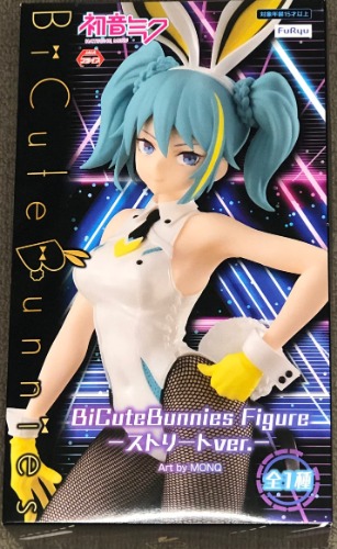 Furyu Hatsune Miku (Street Version) BiCute Bunnies PVC Figure, Multicolor - 