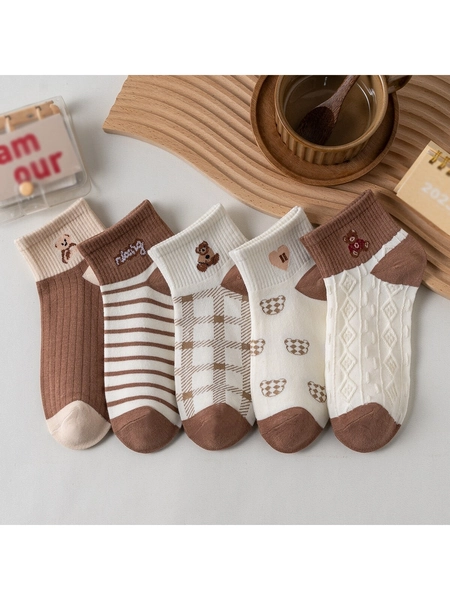 5 Pares/Pacote Mulheres Cor De Café Animal de Cartoon , Urso Listra , Coração , Escuro Estampa Floral , Xadrez Meias , Vintage Estilo Universitário , Fashionable Respirável Corte Baixo , Antiderrapante , Curto Meias Para Verão , Mola E Outono