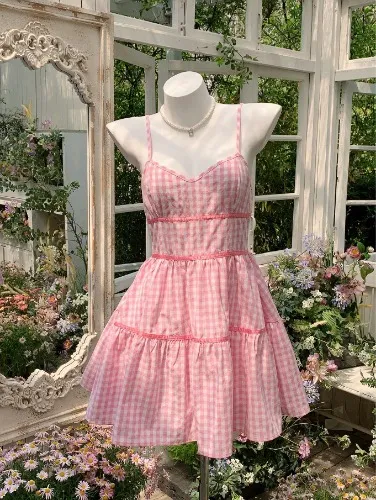 Cute pink dress by Shein 🌸