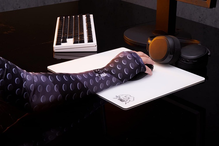 SkyPAD Arm Sleeves | Black - Small / Medium (w. Hand)