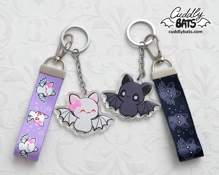 Cuddly Bats flying acrylic keychain - Kawaii Animals, Albino and black bat, Flying fox, Fruit bat, Cute Gifts, Couple matching charm