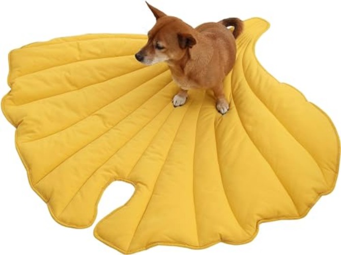 Leaf Shaped Cotton Dog Blankets for Small Medium Large Dogs, 51.2''x43.3'' Pet Mat for Dog Bed, Machine Washable Christmas Puppy Blanket for Couch Protection, Soft Throw Pad for Car - Yellow