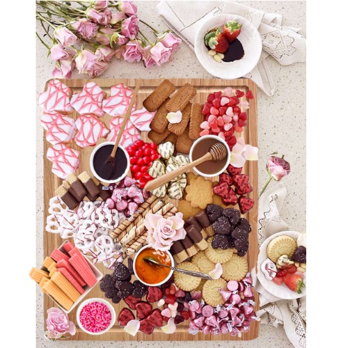 Valentine Charcuterie Board - Valentine Charcuterie Board / RR8161502 / Valentine's Day