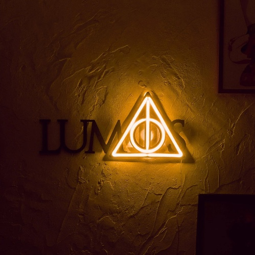 Hallows - With Remote Control (+€7)