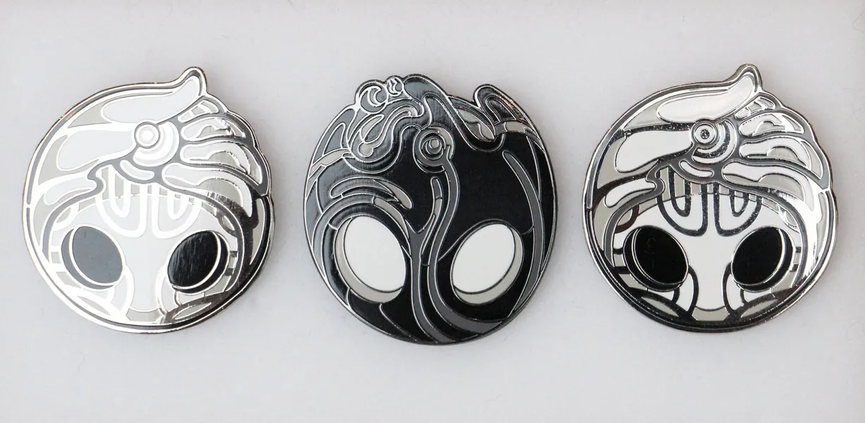 Hollow Knight Kingsoul and Void Heart Charm Enamel Pins