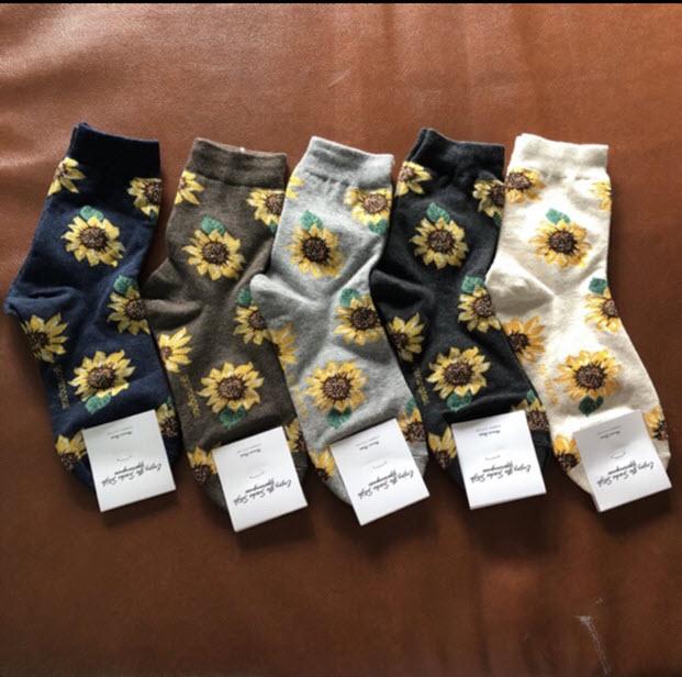 sunflower sockos!!!