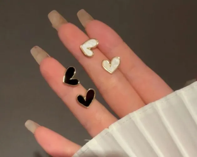 Small Black / White heart studs for Women 