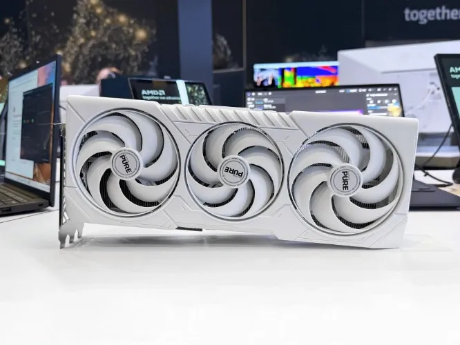 La carte GRAPHIQUE Saphire Radeon rx 9070 XT