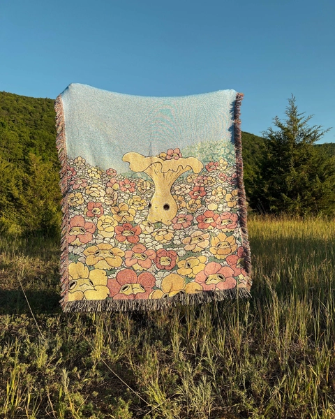 Frogs in Bloom Woven Throw Blanket - Flower Frogs Tapestry Blanket
