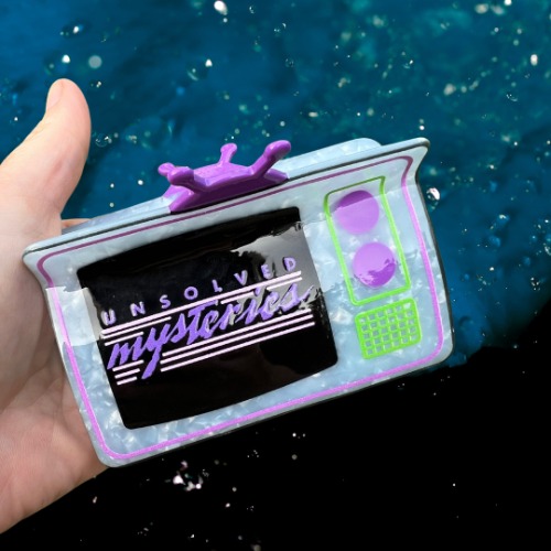 Unsolved Mysteries 4 inch Hair Claw | Default Title