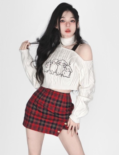 Buncha Bunnies Slouchy Turtleneck - M