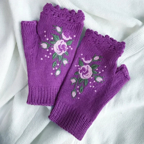 Cozy Floral Half Finger Knitted Gloves - Purple / One Size