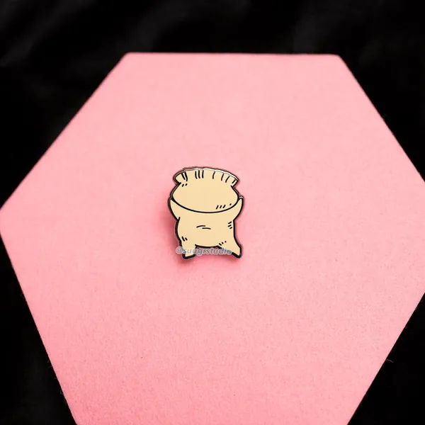 Dorohedoro Gyoza Fairy Hard Enamel Pin - [A Grade] / Simple Rubber Back