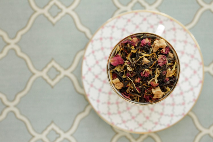 Nose in a Book | 2 oz. / Gold-Tipped Black Tea