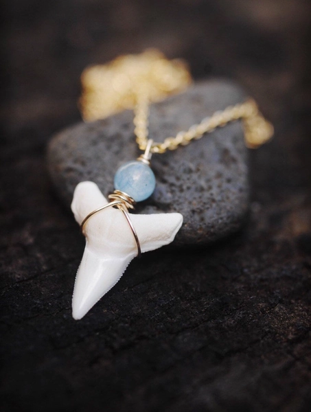 MANO Shark tooth necklace
