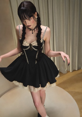 Kate the Schemer Corset Dress | In-stock / M