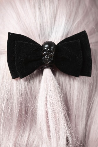 Bow Down Barrette | One Size / Black / 100% Metal Alloy & 100% Polyester