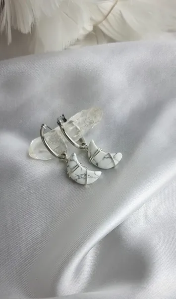 Earrings "MOON" in Howlite