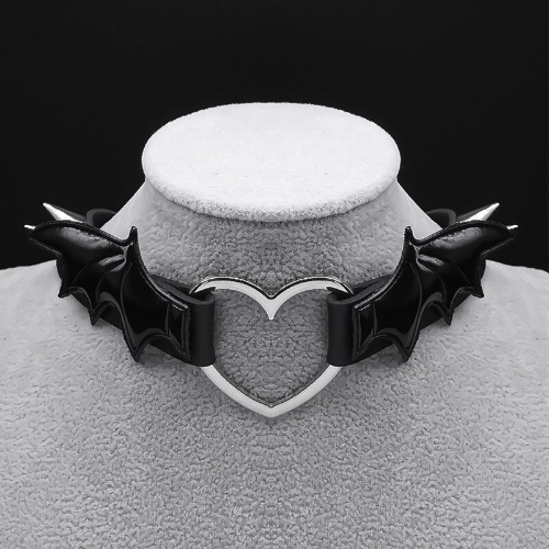 Black Heart Wings Pendant Choker