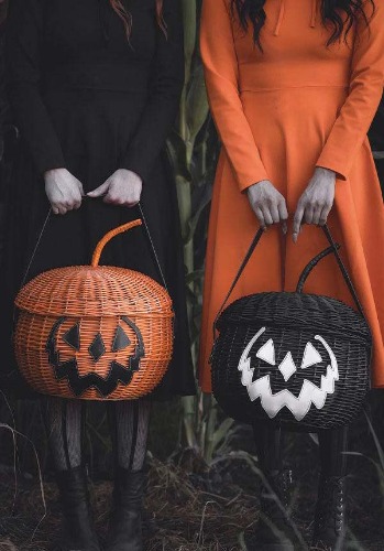 Haunted Hallows | PICNIC BASKET - BLACK