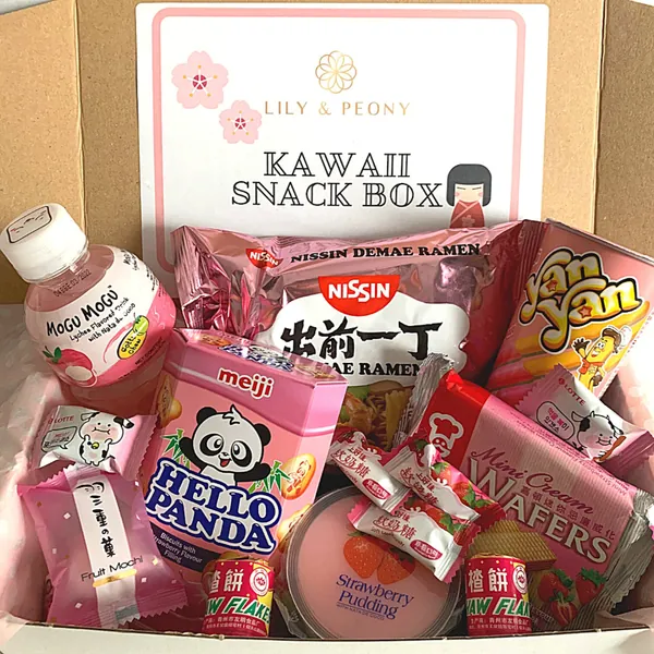 Kawaii Cute Deluxe Japanese Snack Box / Asian Snack Box / Birthday Gift Box / Anime Manga Snacks / Sweet Savoury Treats Snack Box