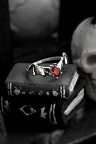 Nightfang Ring | 6 / No