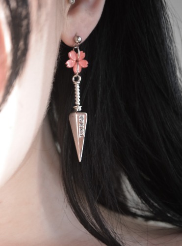Kunai Sakura Earrings | Silver / Pink / Studs