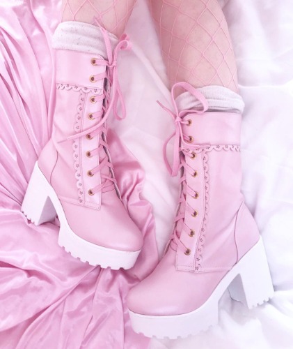 Lace-Up Chunky Platform Boots - Pink / 8