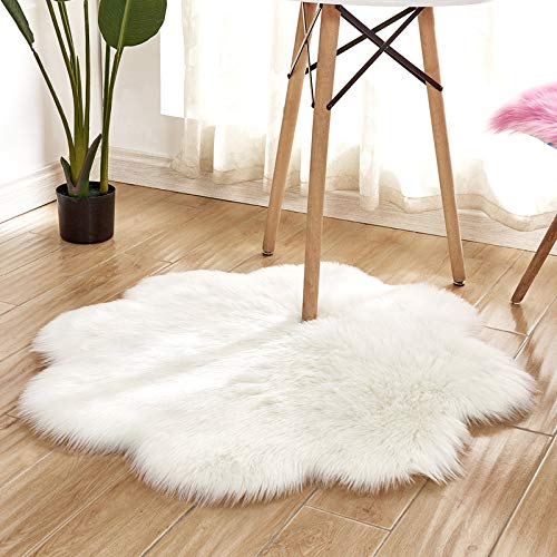 DQMEN Carpets Soft Artificial Sheepskin Faux Fleece Chair Cover Seat Pad Soft Fluffy Shaggy Area Rugs For Living Room Sheepskin Style Rug (Plum blossom, White, 45 X 45 CM)