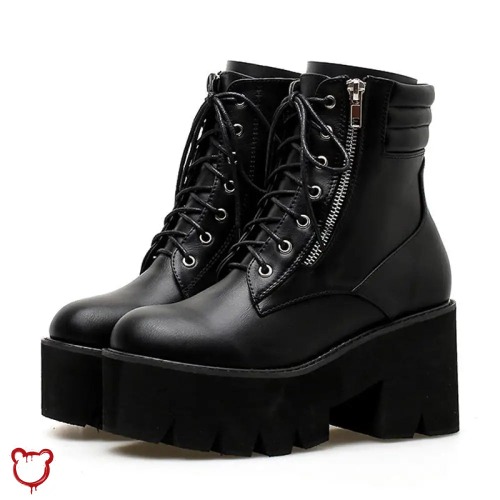 Billy's Chunky Black Platforms - black shoes / 10