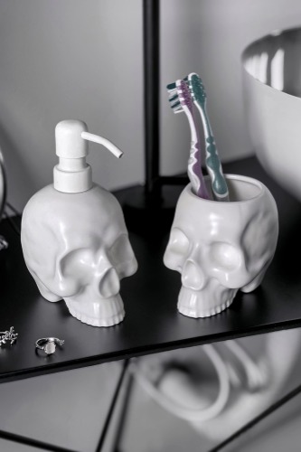 Cranium Bathroom Set | One Size / White / 100% Stoneware