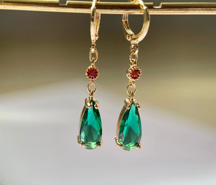 Howl Necklace & Earrings