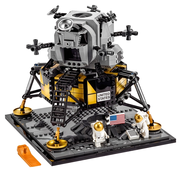 NASA Apollo 11 Lunar Lander 10266 | Creator Expert | Buy online at the Official LEGO® Shop US 
