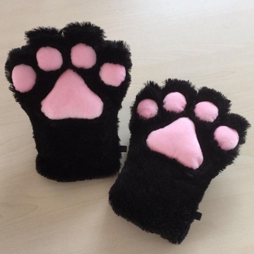 Cat Paw Mittens - Black