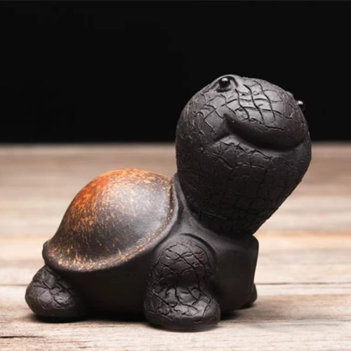 EAEDMY Purple Sand Tea Pet Angry Cat Bat Tortoise Puppy Figurine, Cute Kungfu Tea Pet Gift for Tea Lover Friend, Tea Table Desk Tearoom Home Decoration Ornament (1.Smiling Turtle) - 1.Smiling turtle