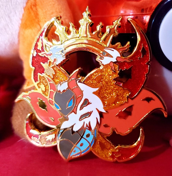Volcarona & Larvesta Family Enamel Pin