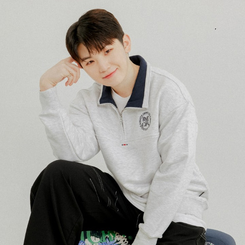 [WOOZI collection] CIRCLE LOGO COTTON ANORAK LIGHT GREY - 로맨틱크라운