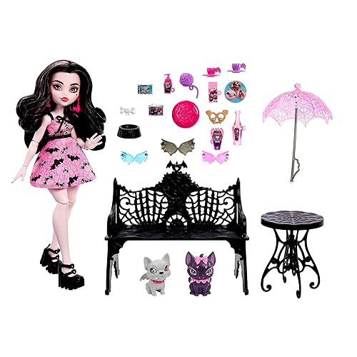 Monster High Draculaura Bite in the Park Doll and Playset - Pink