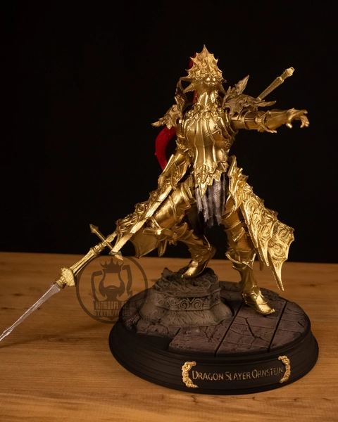 Dragon Slayer Ornstein Statue