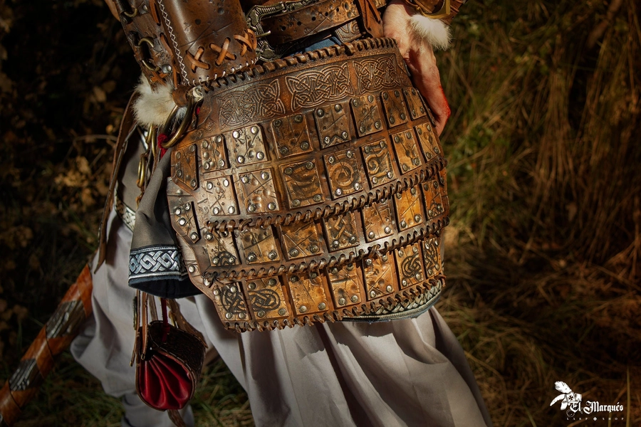 Barbarian tassets with viking armor. Leather leg  armor