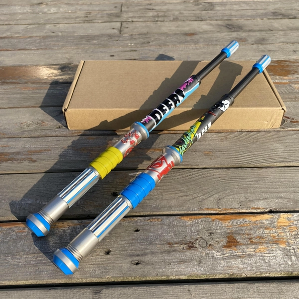 Apex Lifeline Heirloom Shock Sticks Life-Size Metal Replica Full Scale Cosplay Prop Game Collection Artwork Standard Crafts